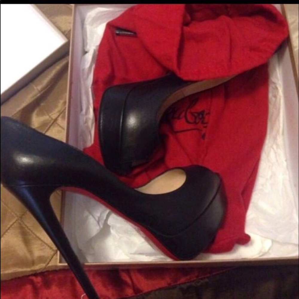 Authentic Christian louboutins high heel